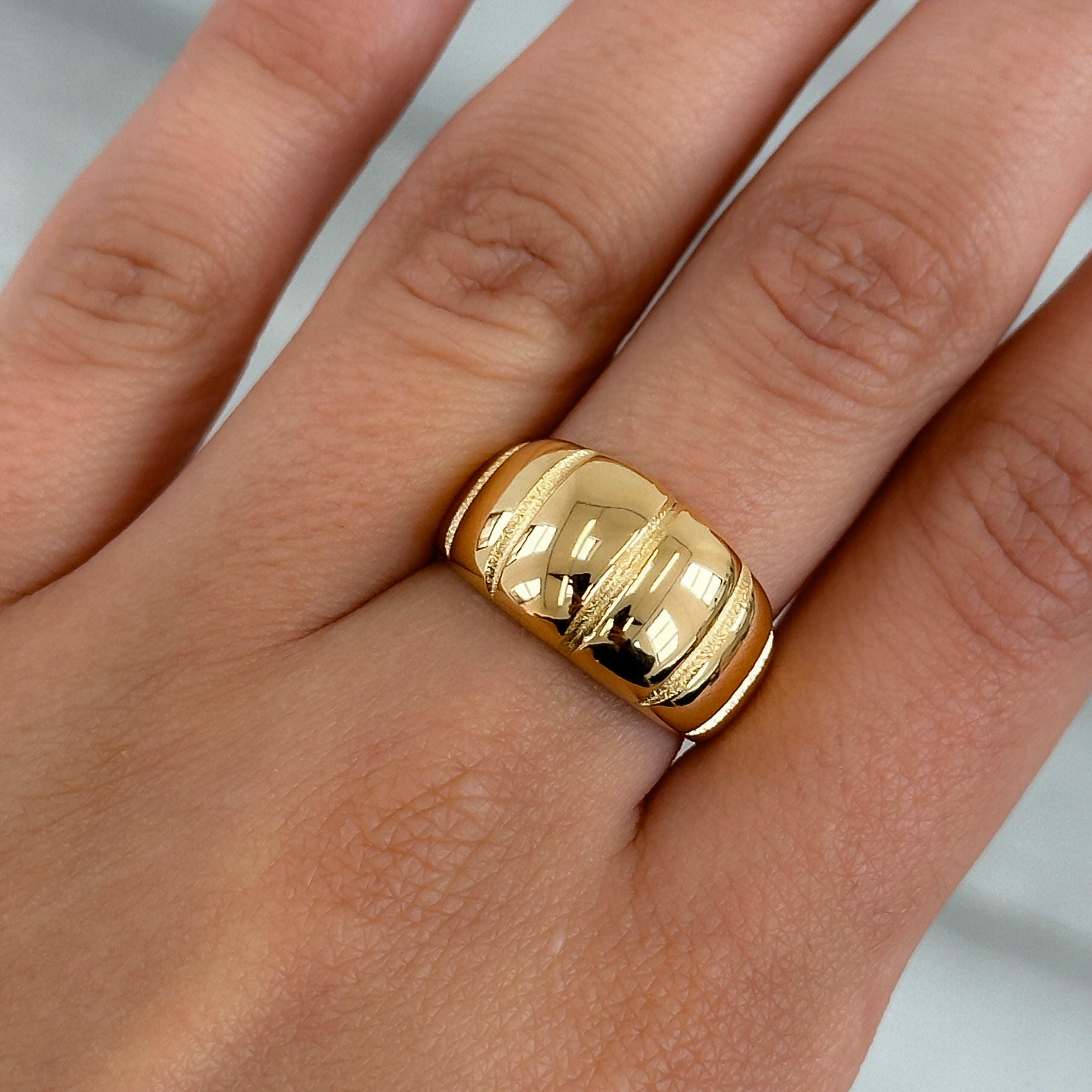 Alessia Chunky Ribbed Ring