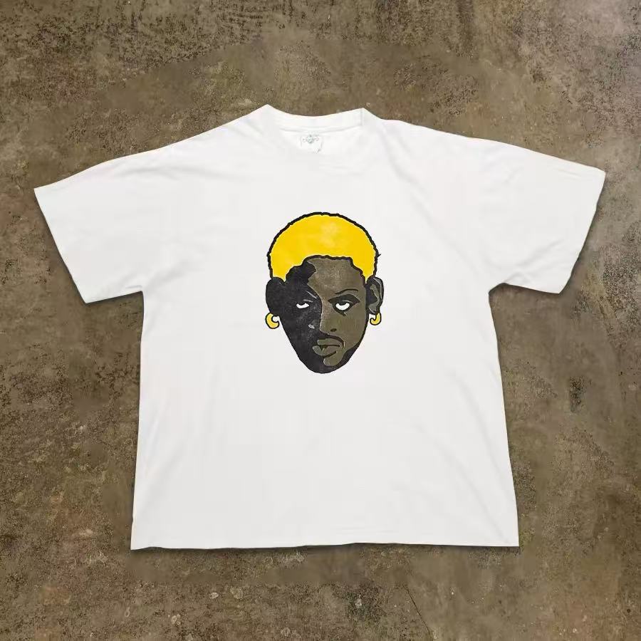 ShineNest Abstract Face Graphic Tee
